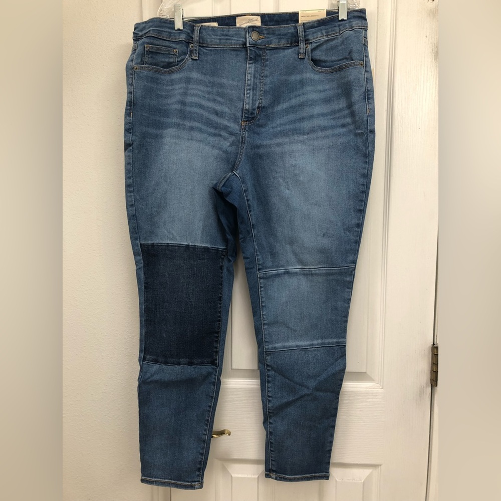 **NWT Universal Thread Ladies Jeans Size 18